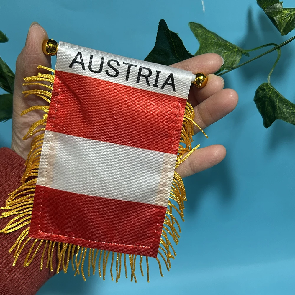 Bandera de Austria adherida a ventanilla de coche