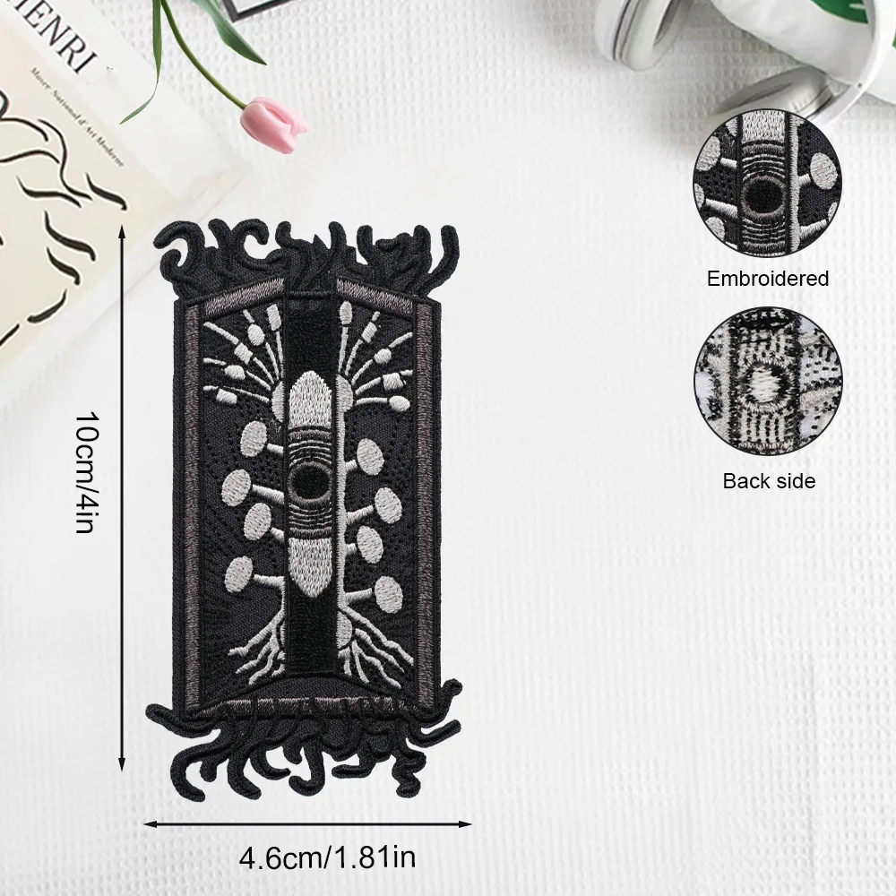 Parche bordado gótico "Gateway To Truth" – termosellable para ropa - imagen 2