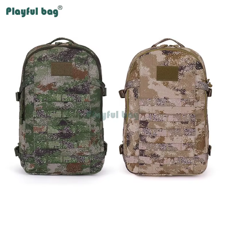 Detalle de bolsas laterales y cierre impermeable