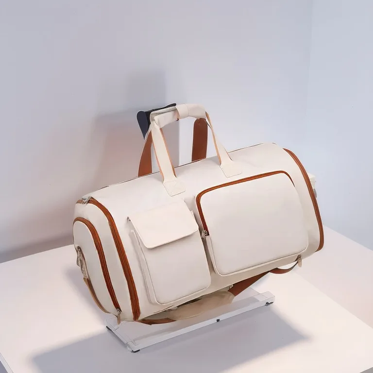 Bolsa Scione en uso con correa de hombro ajustable