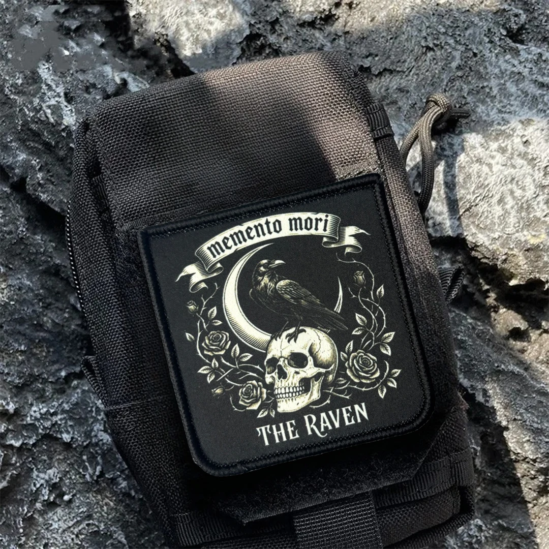 Parche táctico calavera cuervo gótico con velcro para mochila - imagen 3