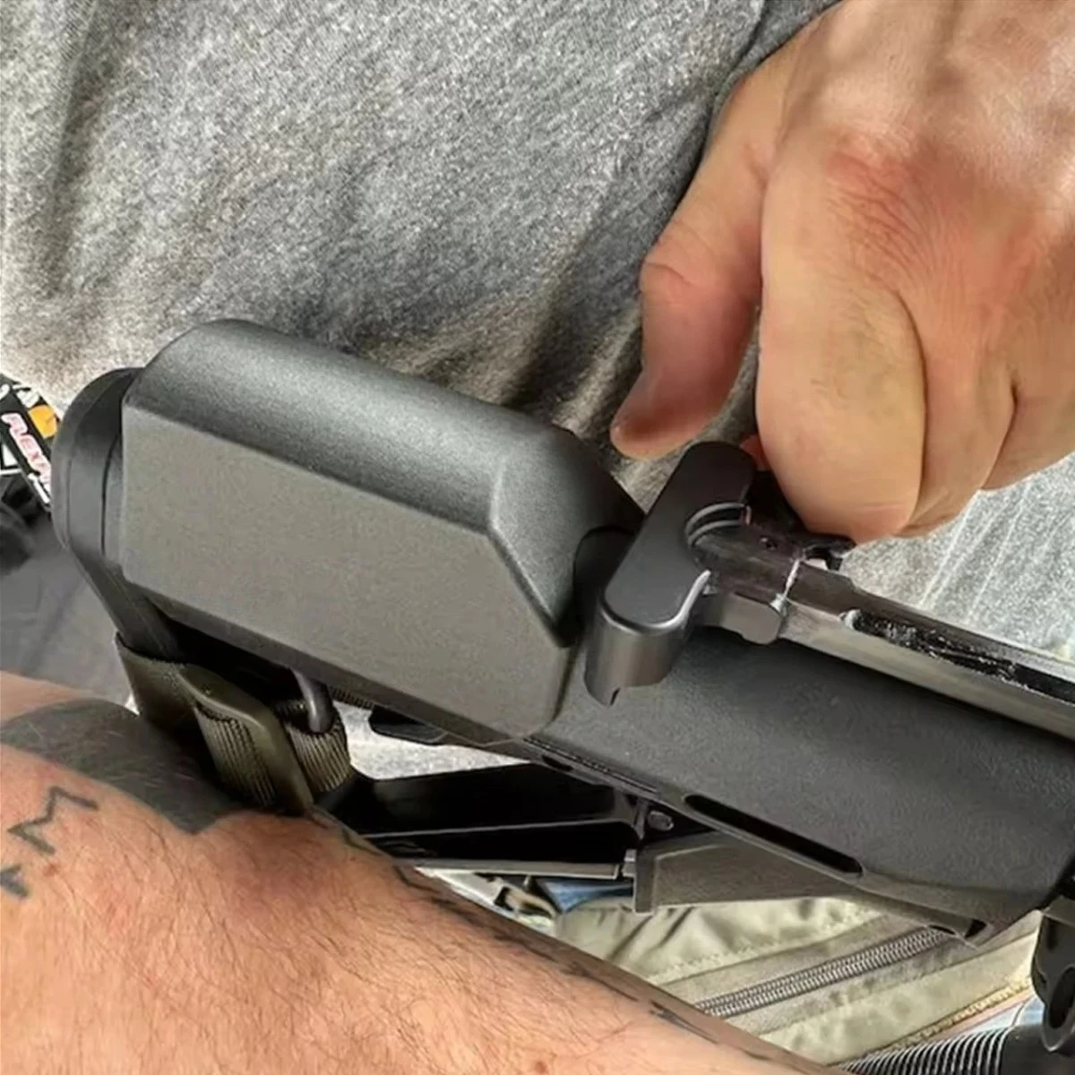 Carrillera AR15/M4 con elevador trasero nylon liberación rápida