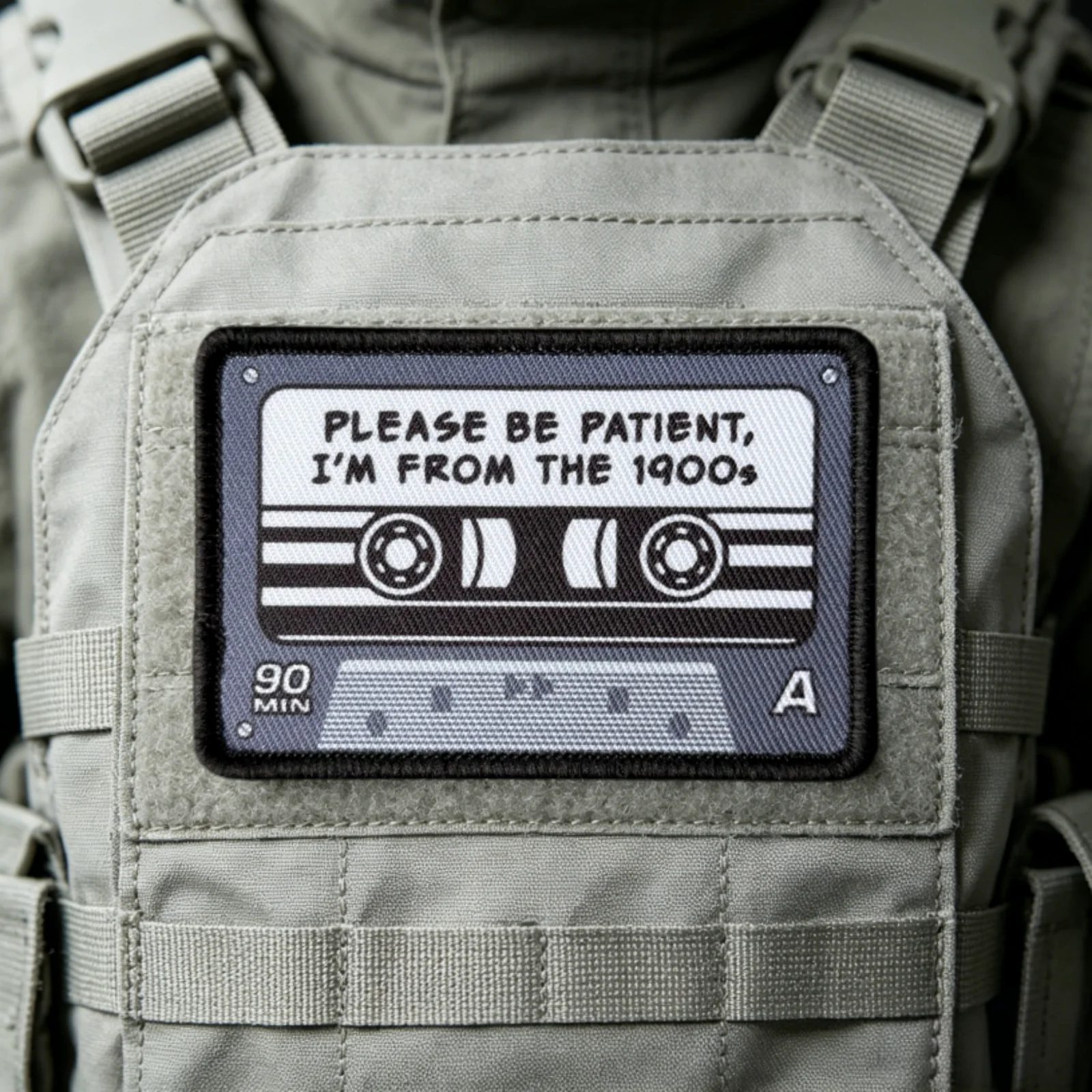 Parche táctico velcro cinta casete retro – Para chaleco y mochila - imagen 4