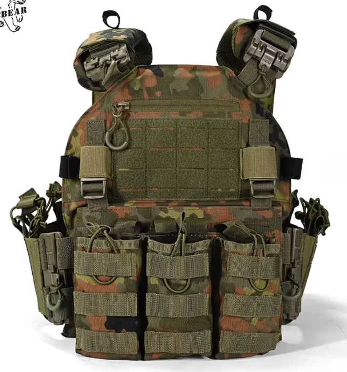 Detalle del sistema MOLLE cortado con láser
