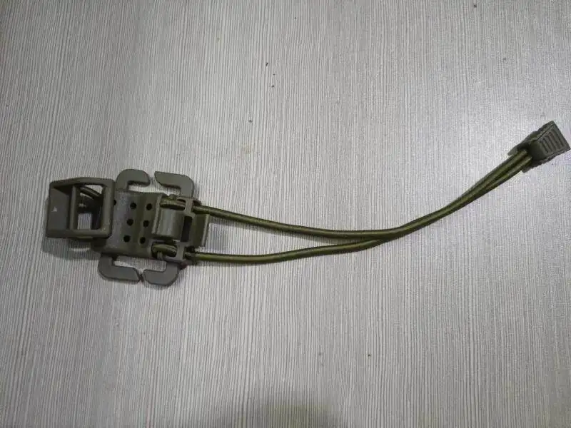 Sujeción de accesorios en mochila con sistema compatible Molle
