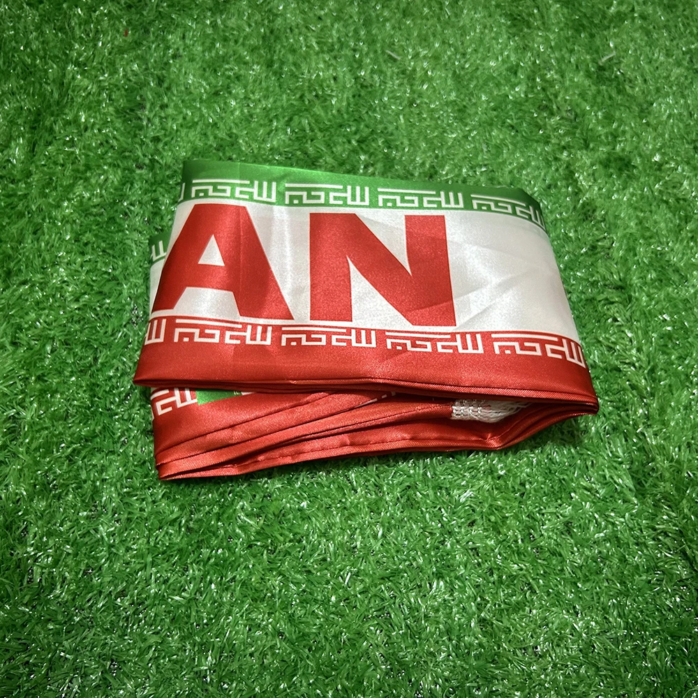 Bufanda de fútbol satén doble cara estampada con pompón Iran 2026 - imagen 4