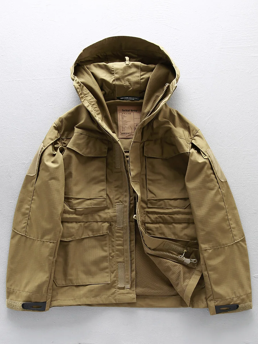 Chaqueta táctica impermeable cortaviento y repelente al agua