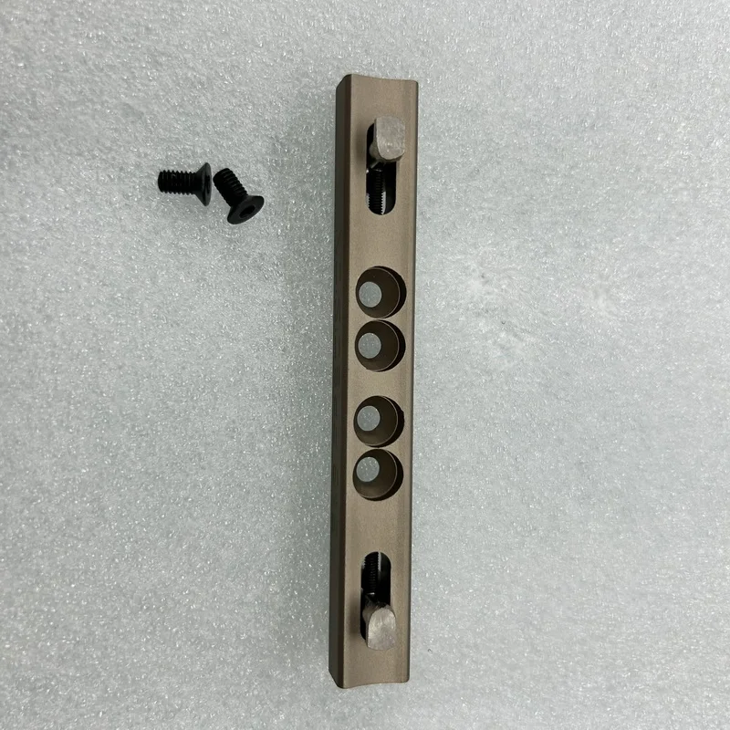 Clip táctico metálico para linterna M300A/M600C