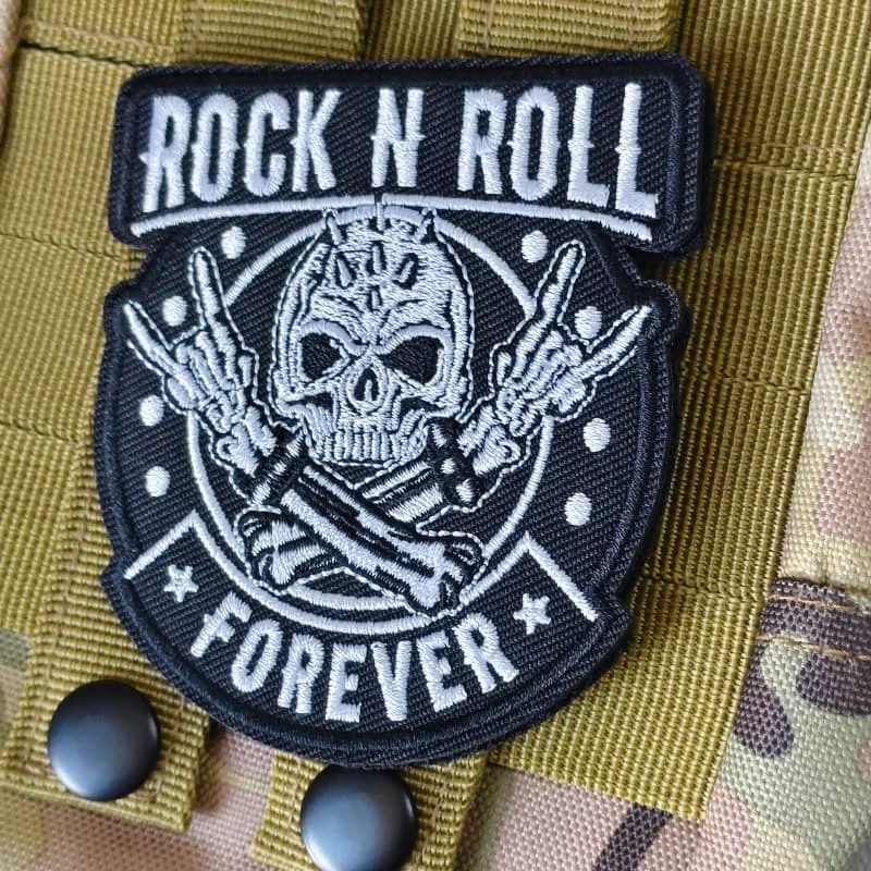 Parche táctico bordado calavera punk con gancho y bucle para mochila