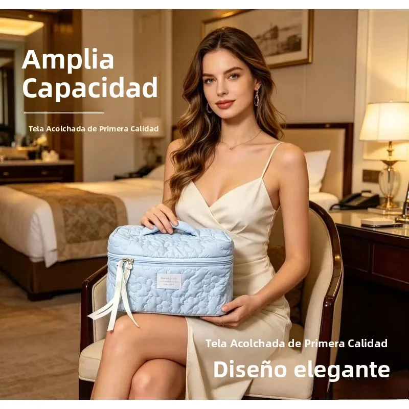 Neceser acolchado Cloud de gran capacidad para aseo y cosméticos - imagen 5
