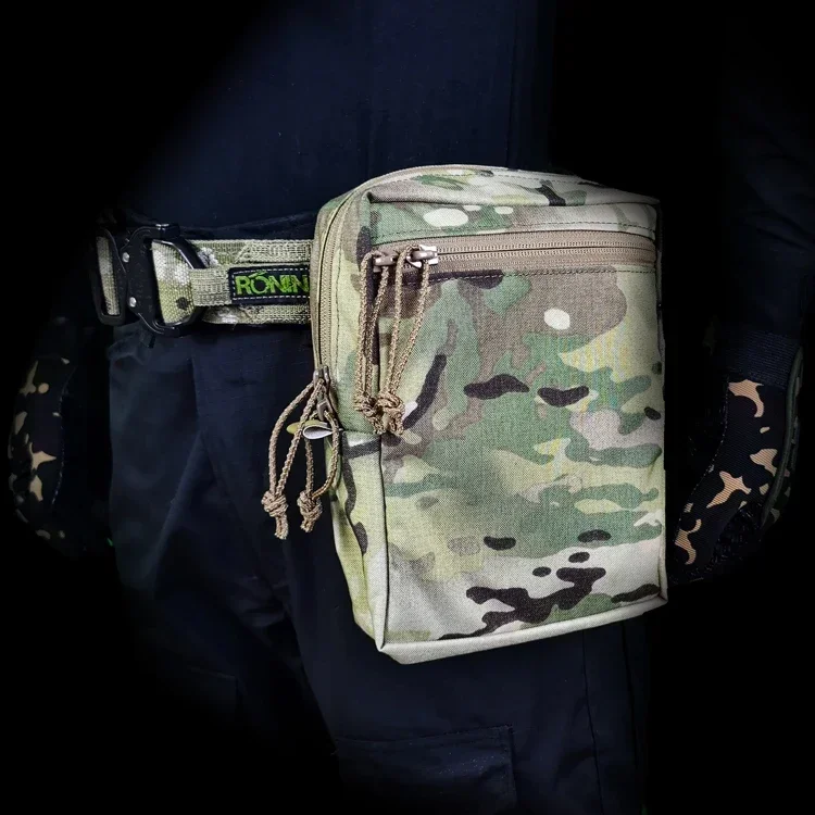 Bolsa táctica en patrón Multicam y configuración tipo pouch