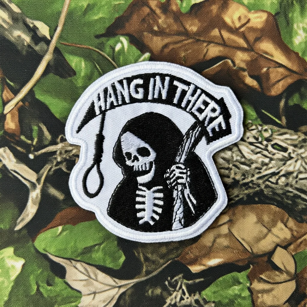 Parche bordado Velcro Cruz de la Muerte para chaquetas y mochilas - imagen 5