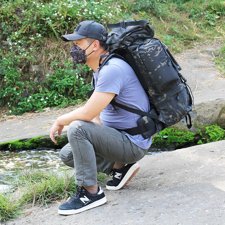 Mochila táctica impermeable en camuflaje
