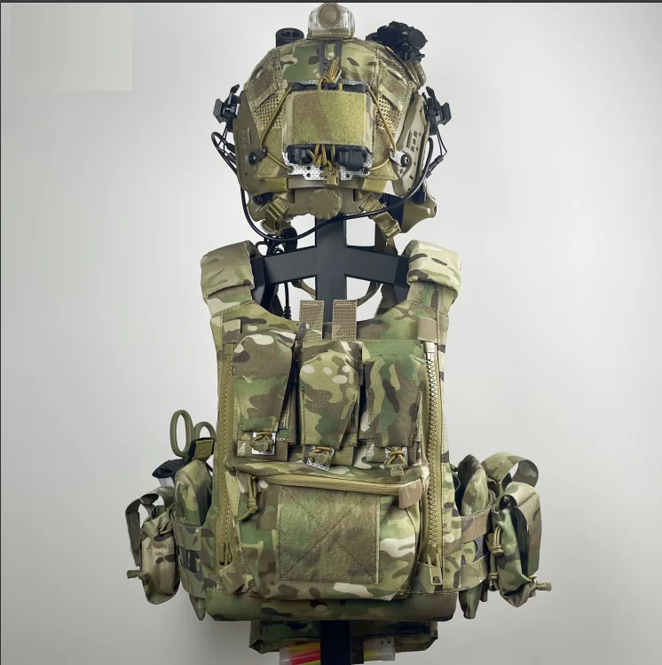 Chaleco táctico antibalas camuflaje con casco y equipo de entrenamiento - imagen 2