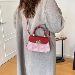 Bolso de mano cuadrado texturizado color contraste para mujer