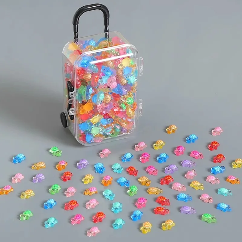 Dije mini de tortuga marina luminosa en resina para manualidades - imagen 2