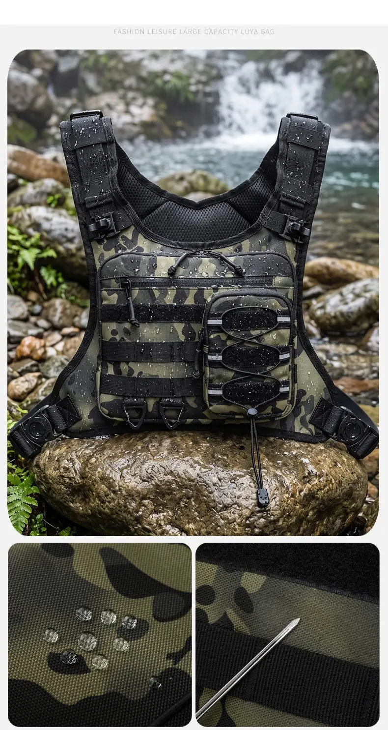 Detalle del chaleco táctico con mochila