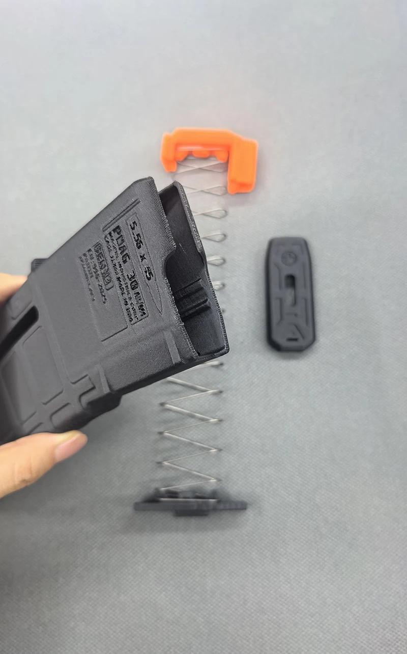 Carcasa táctica 3D decorativa con compartimento para cargadores - imagen 4