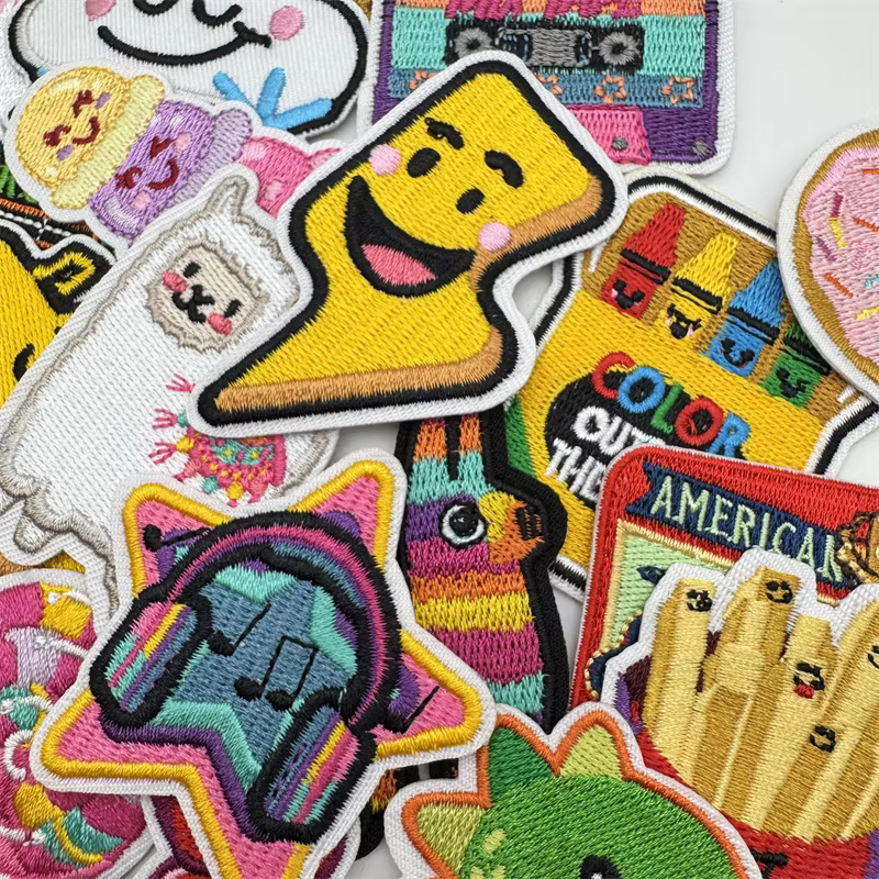 Parches bordados termoadhesivos decorativos – Para coser o planchar en ropa - imagen 2