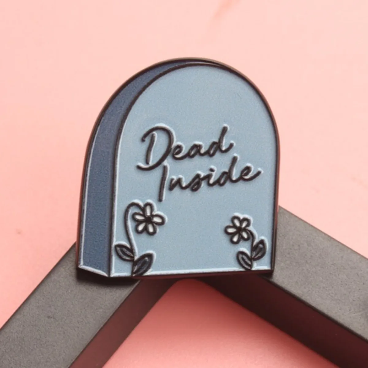 Broche táctico vintage con texto emo divertido, accesorio mujer - imagen 2