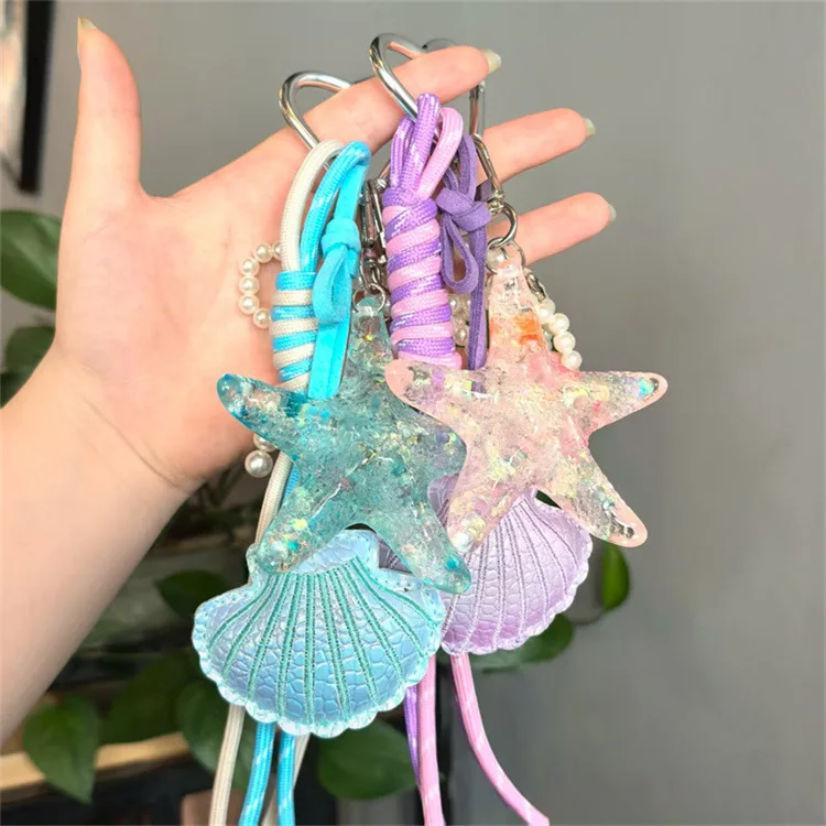 Figuras de pez de cristal y delfín