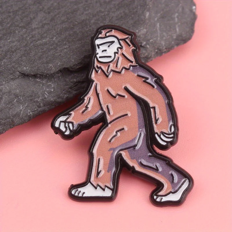 Pin Cryptid Quest Bigfoot morado y marrón degradado