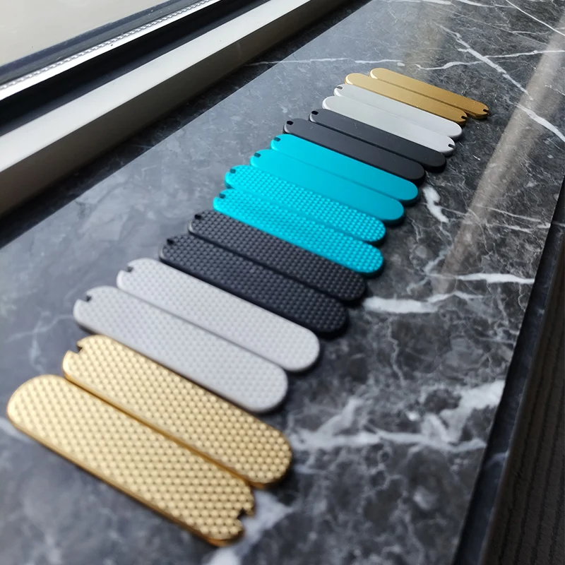 Embonaduras de aluminio CNC en varios colores para navaja suiza