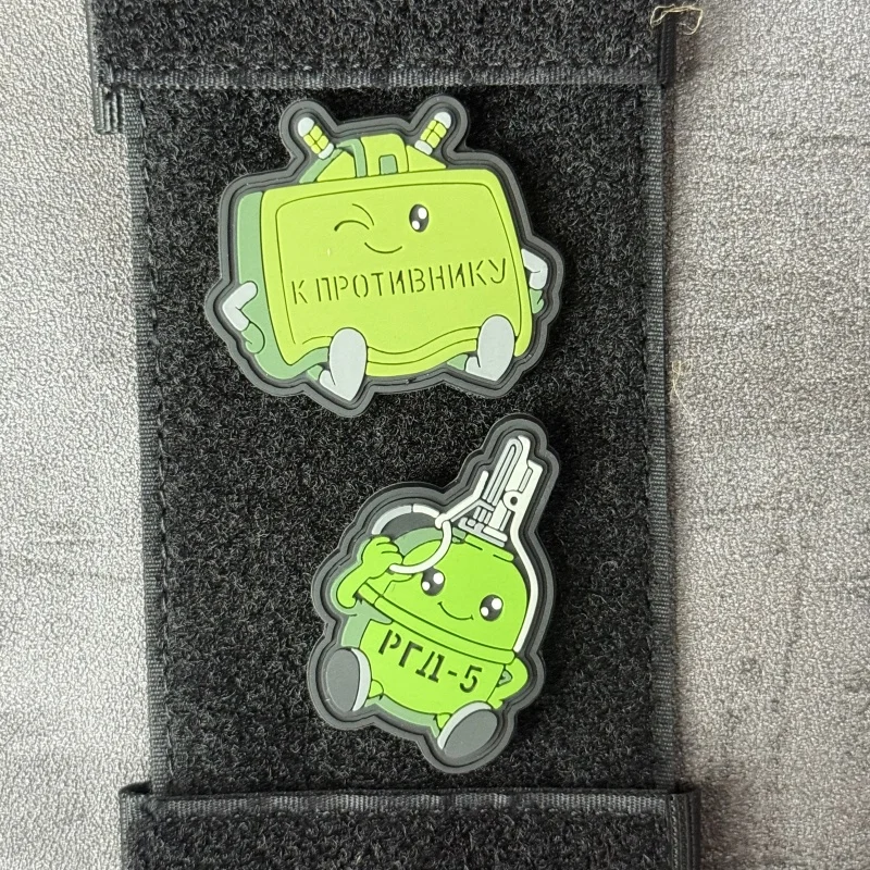 Parche táctico de PVC con granada estilo cómic y velcro - imagen 5