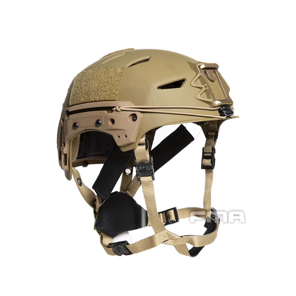 Casco con detalles de acabado