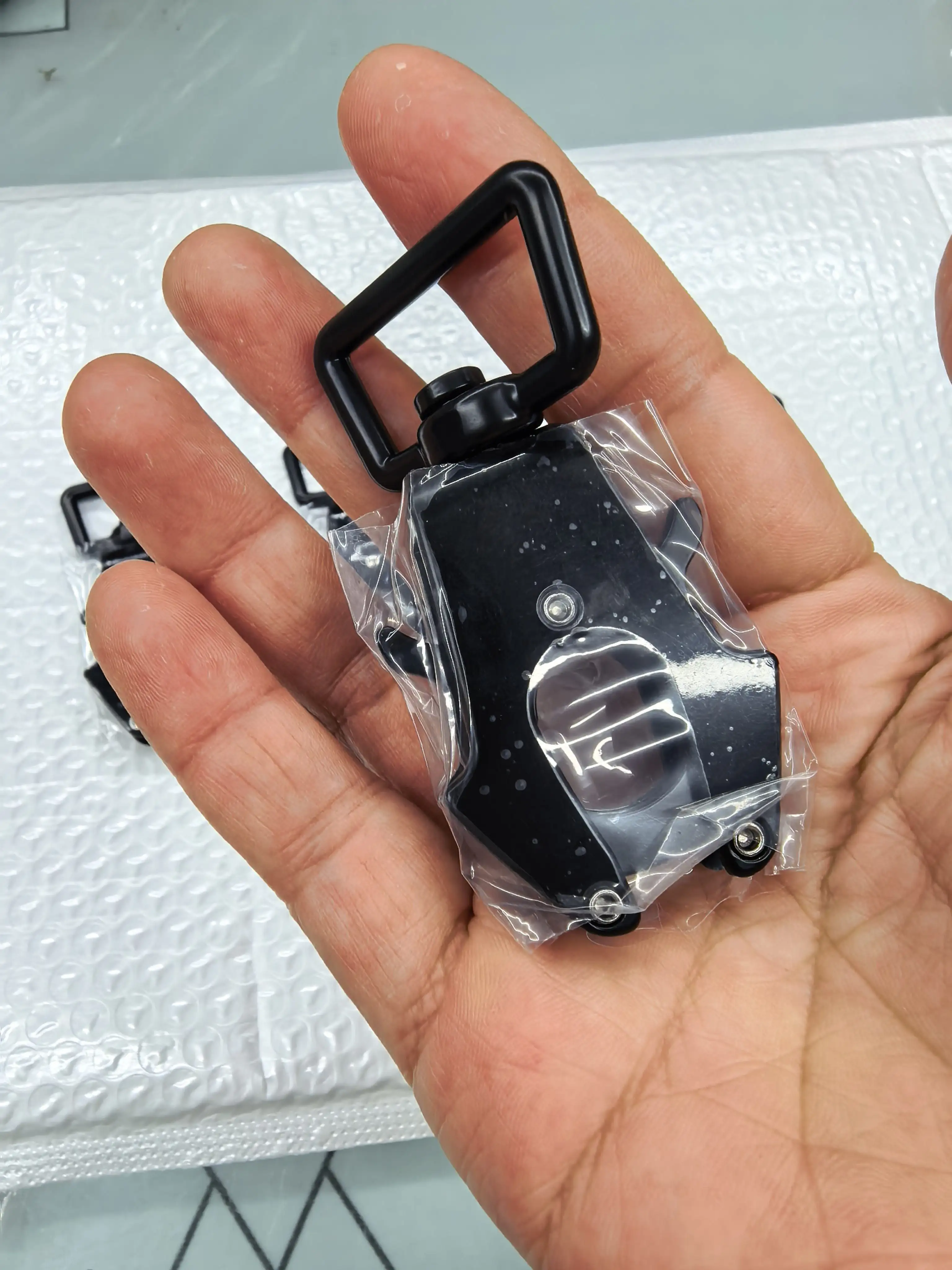 Mosquetón con clip de seguridad liberación rápida para mochila - imagen 3