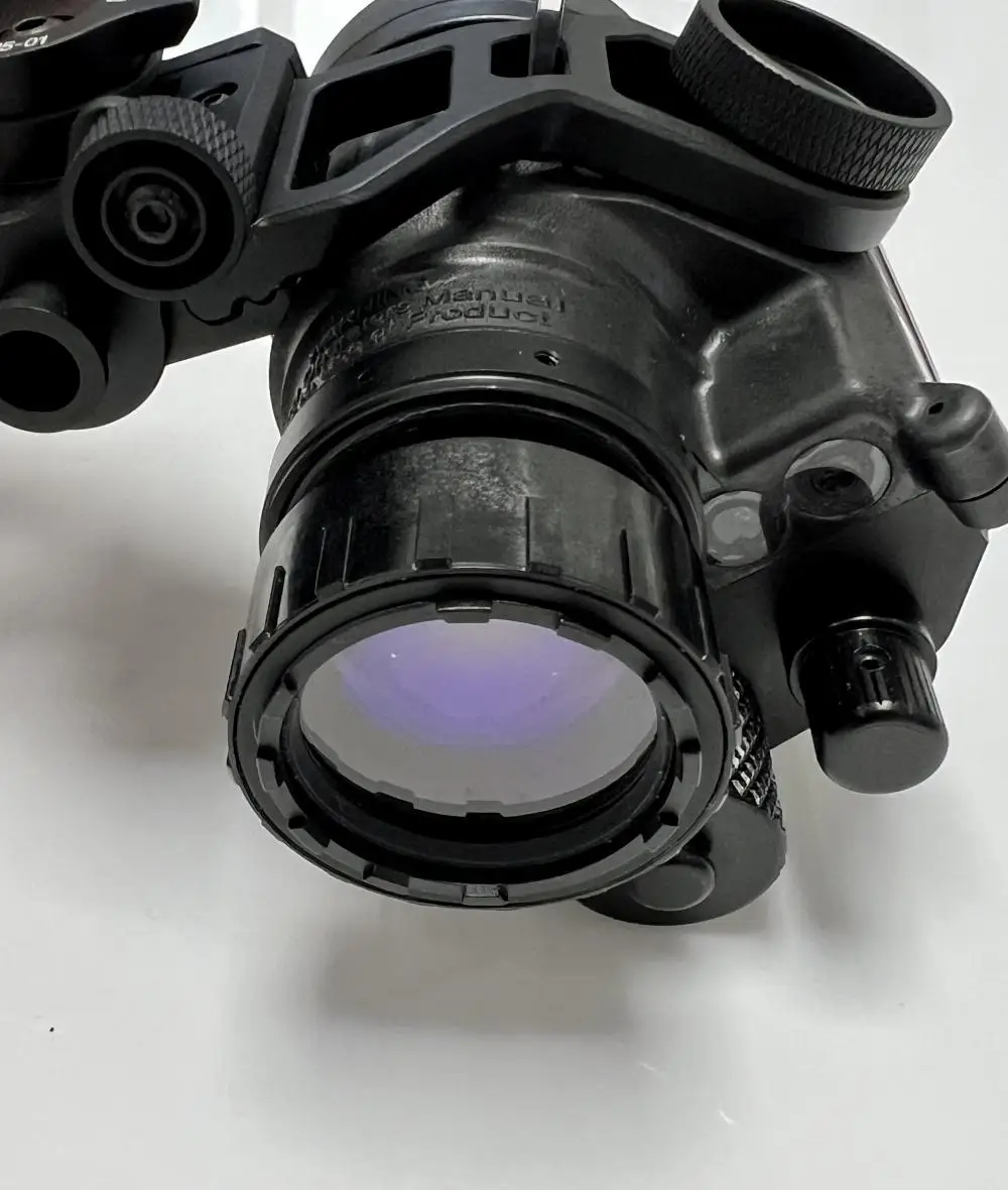 Cubierta para proteger la óptica en uso exigente