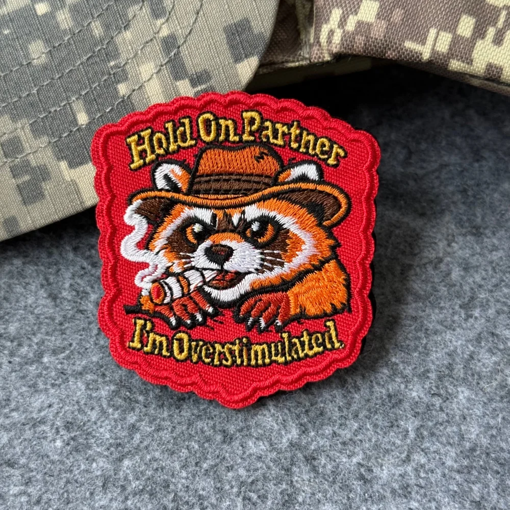 Parche bordado con velcro de mapache vaquero – Insignia de moral