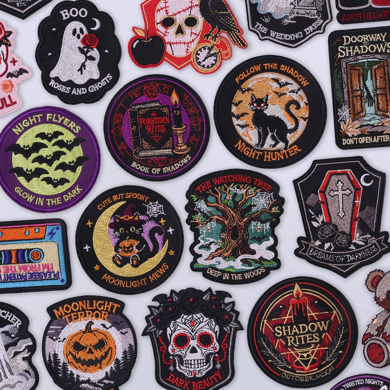 Parches bordados de calaveras y fantasmas estilo gótico