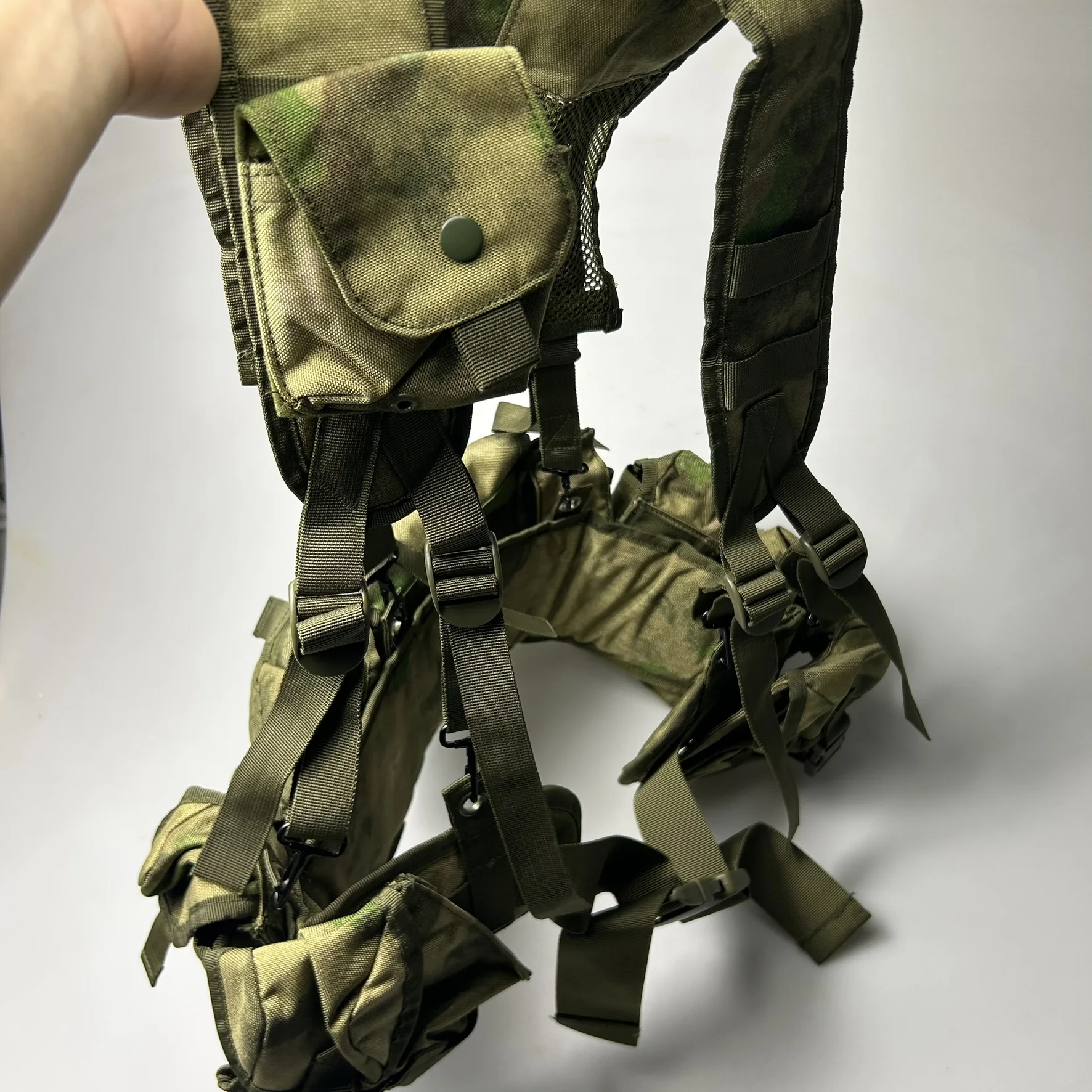 Chaleco táctico MOLLE modular con bolsas extraíbles para airsoft - imagen 4