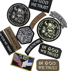 Parche táctico bordado luminoso En Dios Confiamos con velcro