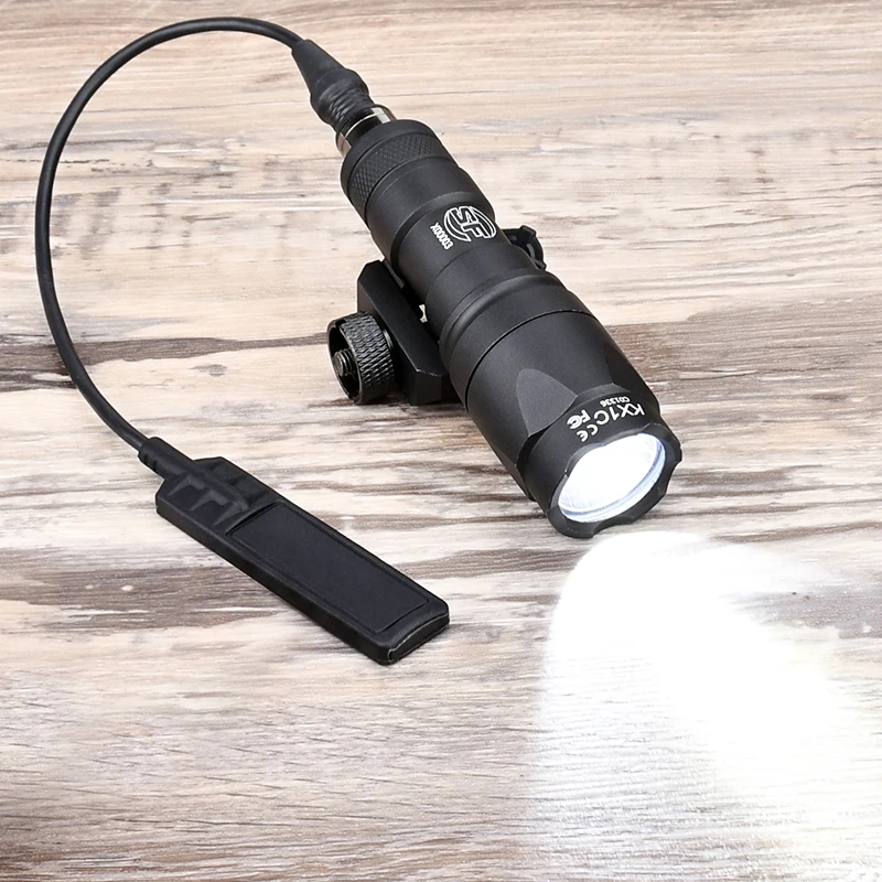 WADSN Linterna táctica de riel Picatinny tipo Surefire Scout - imagen 3