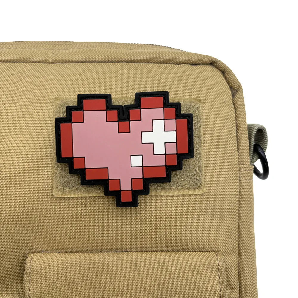 Parche luminoso PVC gancho y bucle corazón retro para uniforme - imagen 3