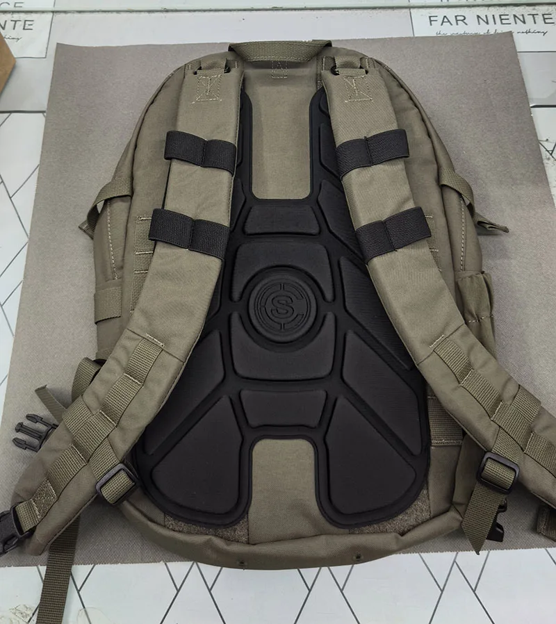 Mochila táctica modular AVS 1000 con panel trasero acolchado