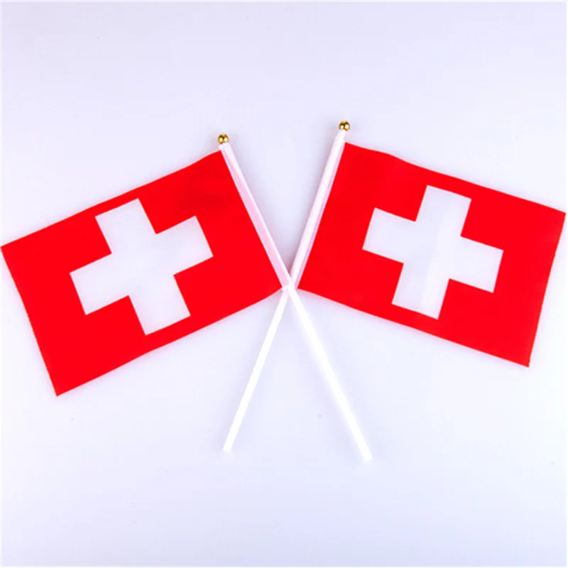 Bandera nacional Suiza de mano – Estandarte país europeo - imagen 3