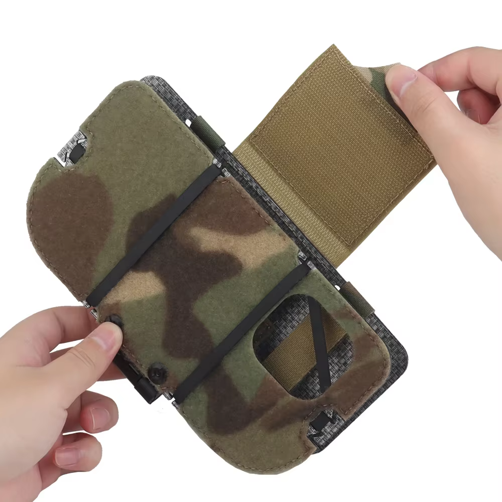 Soporte smartphone MOLLE – Ajustable para iPhone 15 Pro Max, fibra carbono - imagen 4