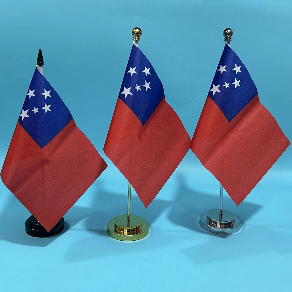 Bandera de Samoa de escritorio sobre una mesa