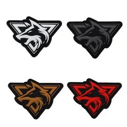 Parche PVC luminoso lobo triangular – Insignia táctica MOLLE