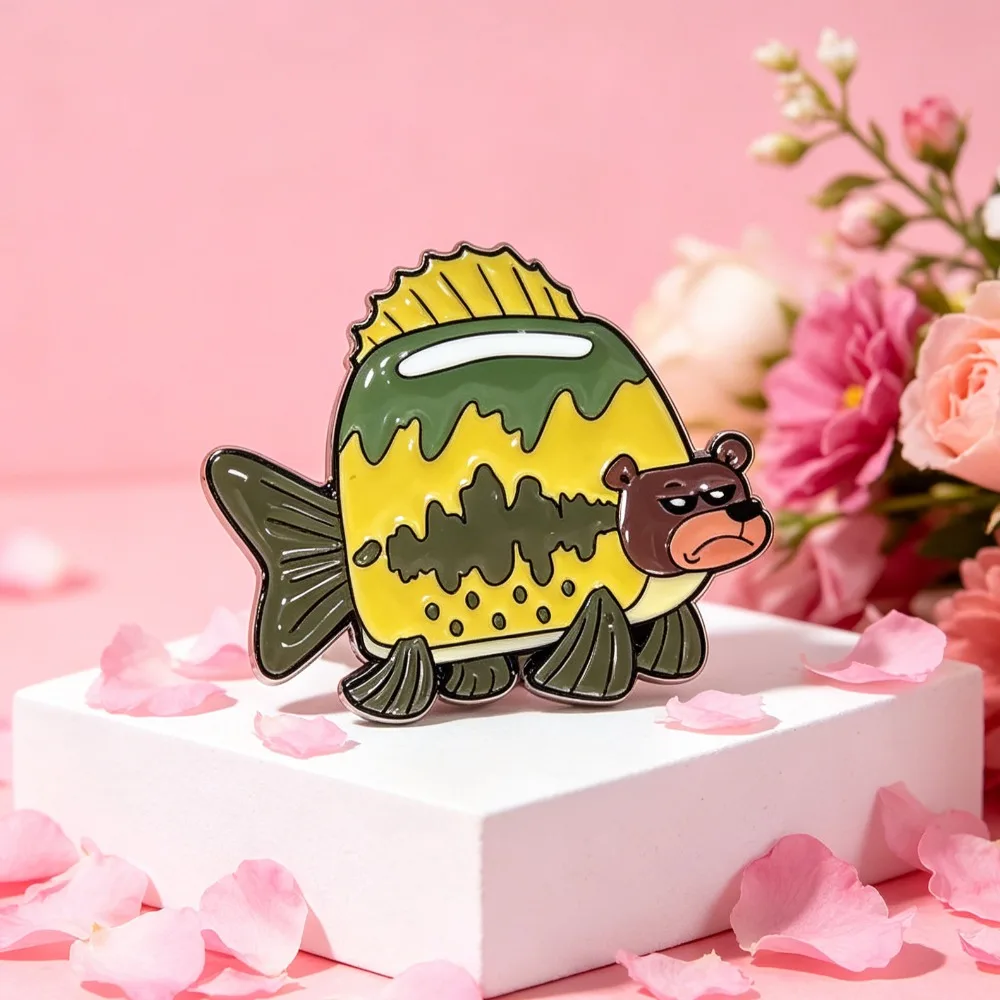Pin de solapa broche esmaltado oso y pez estilo weirdcore - imagen 3