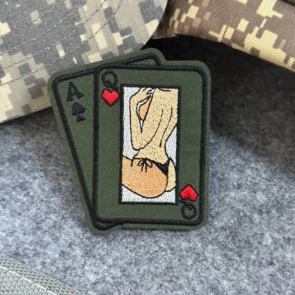 Parche táctico bordado reina corazones as espadas para mochila - imagen 4