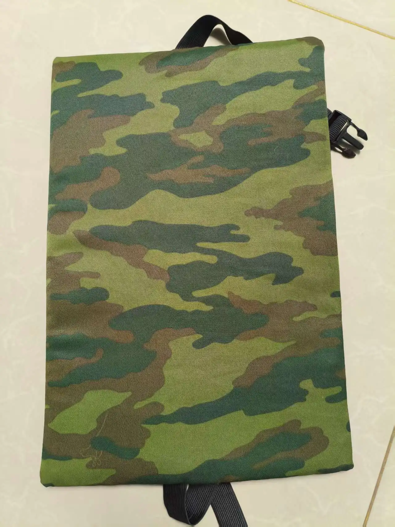 Almohadilla táctica impermeable rusa Flora camuflaje cruzado trasero