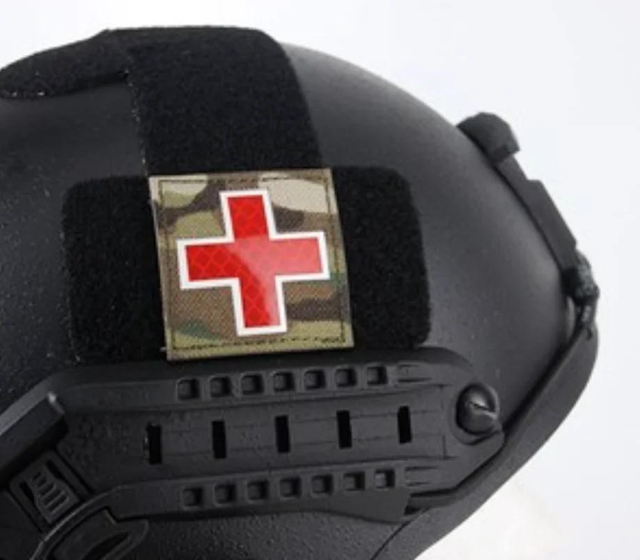 Parche médico reflectante Cruz Roja – Insignia táctica FSB - imagen 4