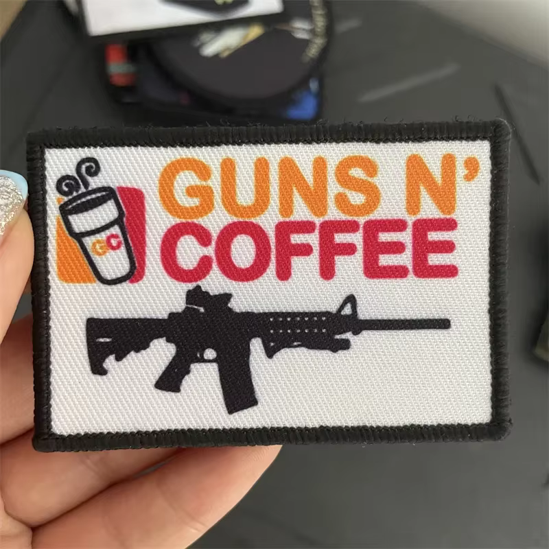 Dunkin Parche táctico moral pistolas y café bordado - imagen 5