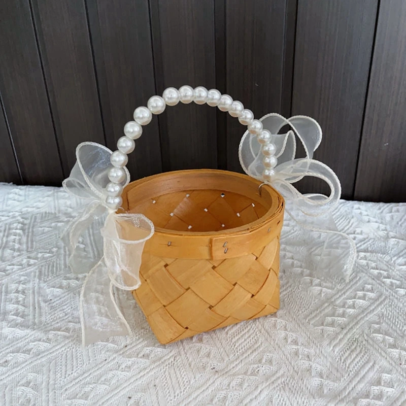 Cesta con asa decorativa para repartir pétalos o guardar objetos