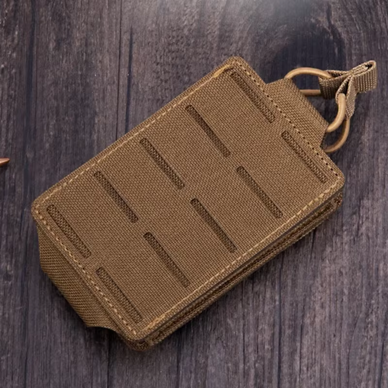 Bolsa táctica Molle M4 para pistola y linterna con tapa abierta - imagen 5
