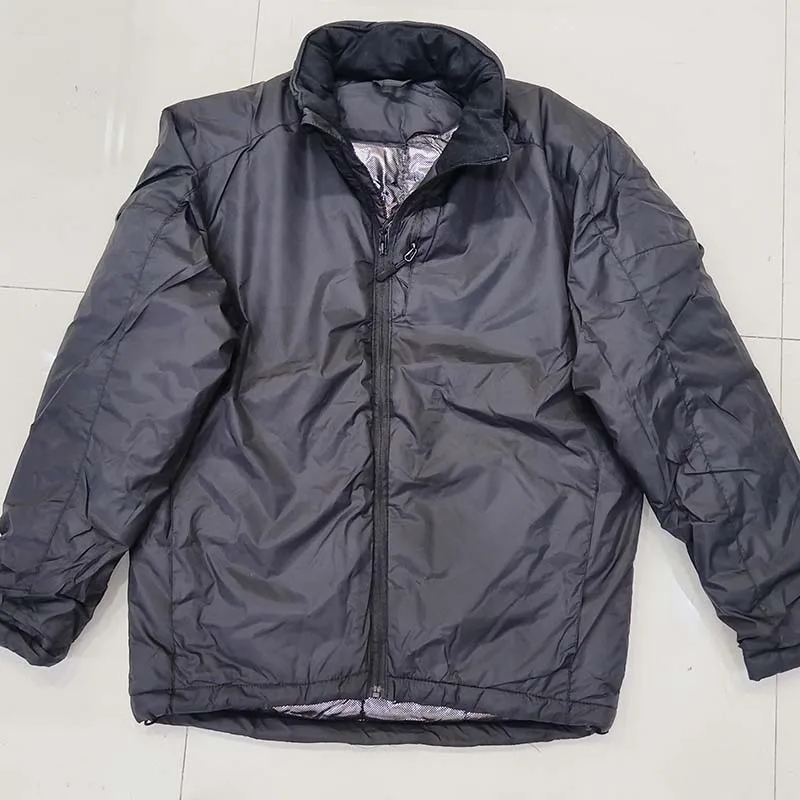 Chaqueta táctica de invierno reflectante con capucha ligera - imagen 4